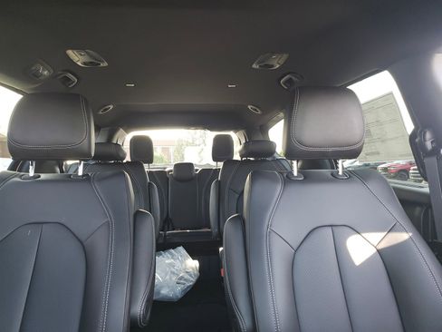 New 2026 Chrysler Voyager LX image 26