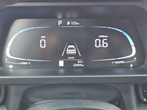 Used 2025 Hyundai Elantra Sport FWD image 16