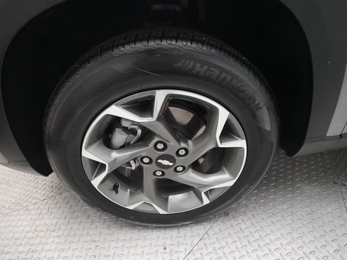 Used 2024 Chevrolet Trax LT w/ Driver Confidence Package FWD image 31