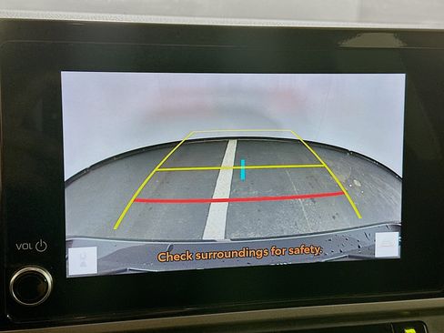 Used 2025 Toyota Camry LE image 23