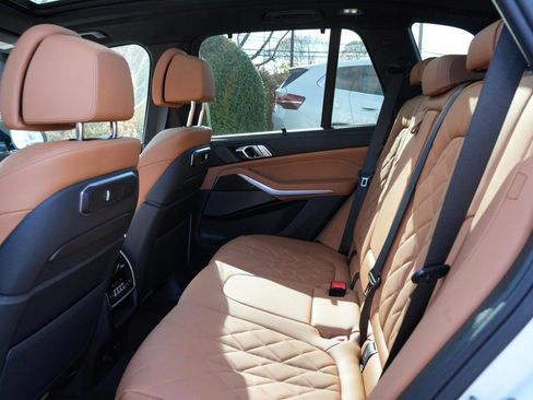 New 2026 BMW X5 M60i w/ Executive Package image 7