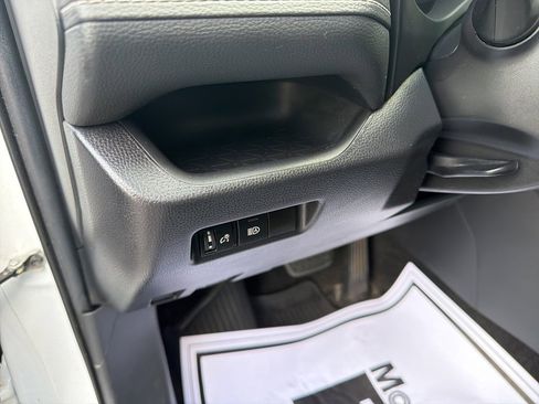 Used 2021 Toyota RAV4 LE image 31