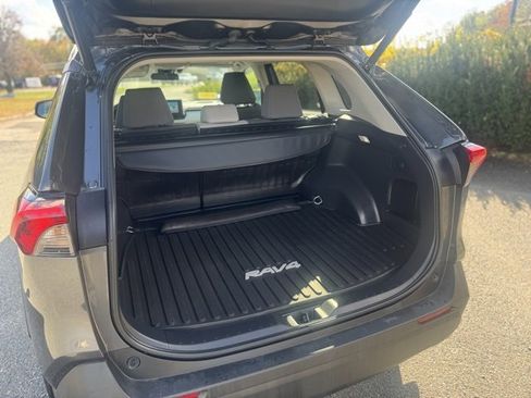 Used 2023 Toyota RAV4 XLE image 8