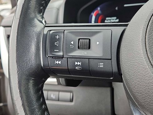 Used 2022 Nissan Rogue Platinum w/ Head-Up Display Package image 17