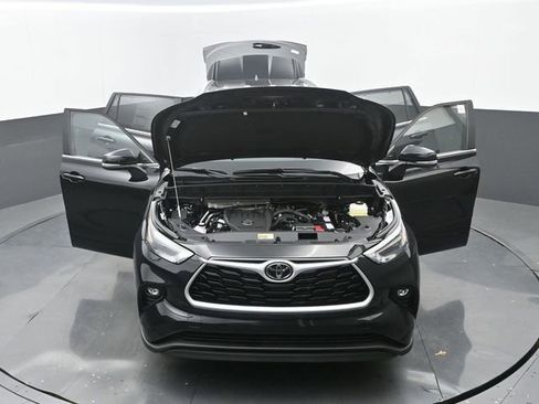 Used 2026 Toyota Highlander XLE image 35