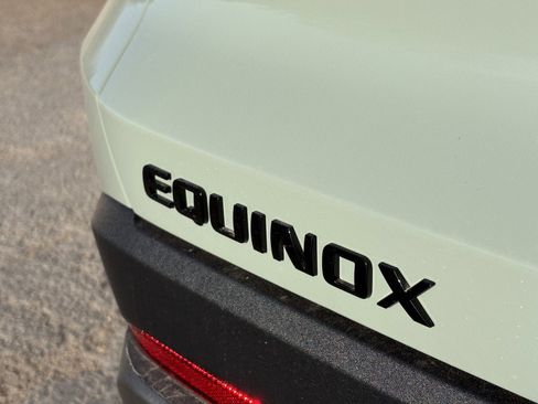 New 2026 Chevrolet Equinox LT image 11