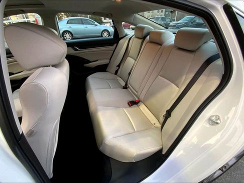 Used 2018 Honda Accord EX image 21