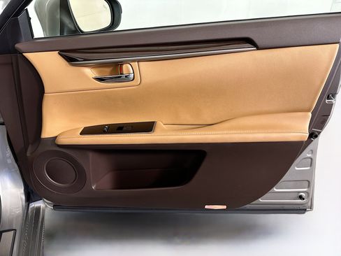 Used 2016 Lexus ES 350 w/ Luxury Package w/Wood Trim image 35