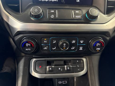 Used 2020 GMC Acadia SLE FWD image 27