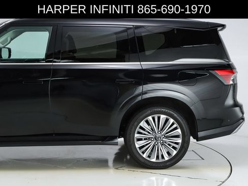Used 2025 INFINITI QX80 Sensory AWD/4WD image 4