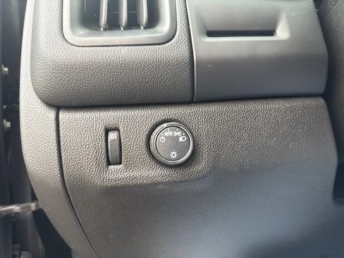 Used 2022 Chevrolet Colorado LT w/ Fleet Safety Package RWD image 21