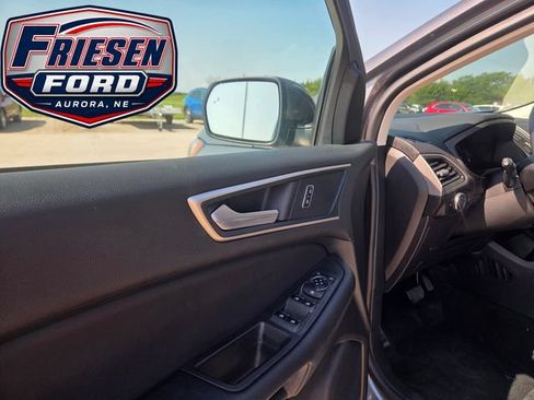 Used 2024 Ford Edge SEL w/ Convenience Package AWD/4WD image 9