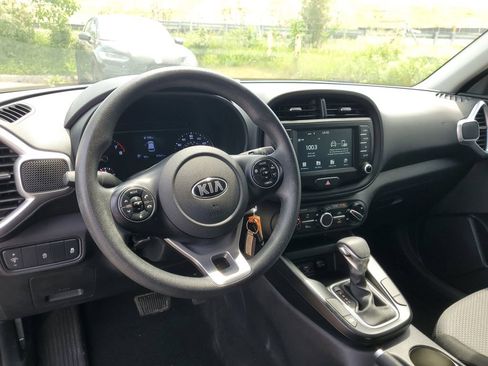 Used 2020 Kia Soul LX FWD image 10