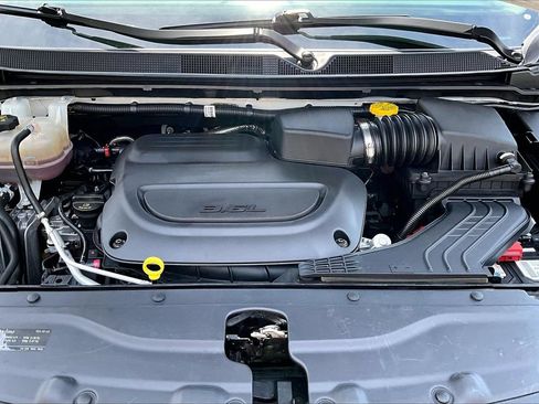 Certified 2023 Chrysler Voyager LX FWD image 36