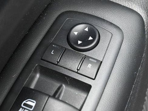 Used 2021 Jeep Grand Cherokee Laredo X AWD/4WD image 12