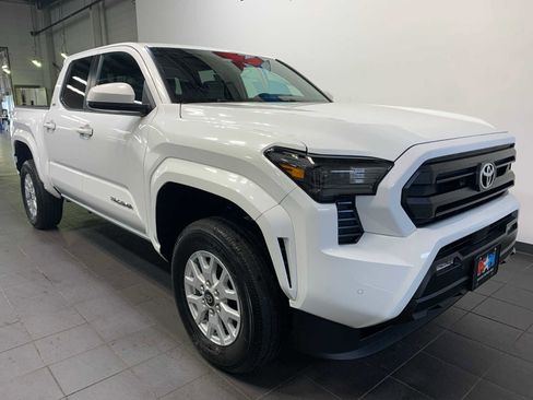 Used 2024 Toyota Tacoma SR5 image 2