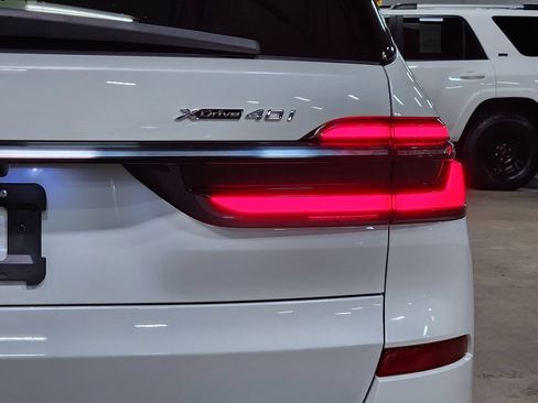Used 2023 BMW X7 xDrive40i w/ M Sport Package AWD/4WD image 22
