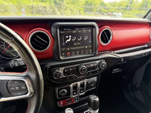 Used 2022 Jeep Wrangler Rubicon w/ Cold Weather Group AWD/4WD image 21