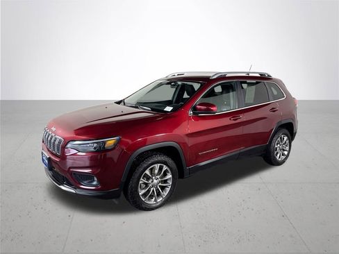 Used 2019 Jeep Cherokee Latitude Plus w/ Cold Weather Group image 2