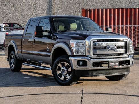 Used 2012 Ford F250 Lariat w/ Lariat Interior Pkg AWD/4WD image 8