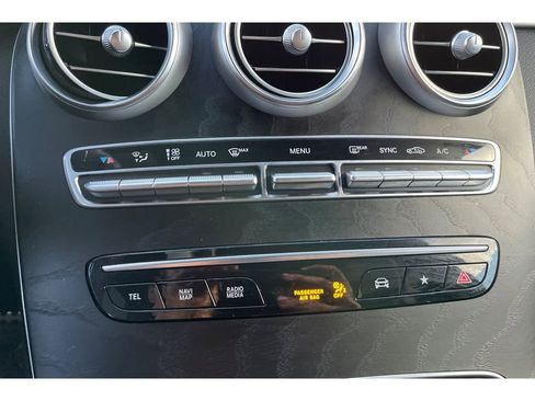 Used 2021 Mercedes-Benz GLC 300 image 27