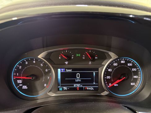 Used 2019 Chevrolet Traverse LT FWD image 17