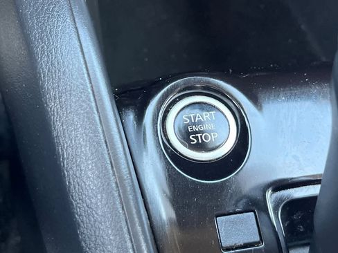 Used 2021 Nissan Versa S image 26