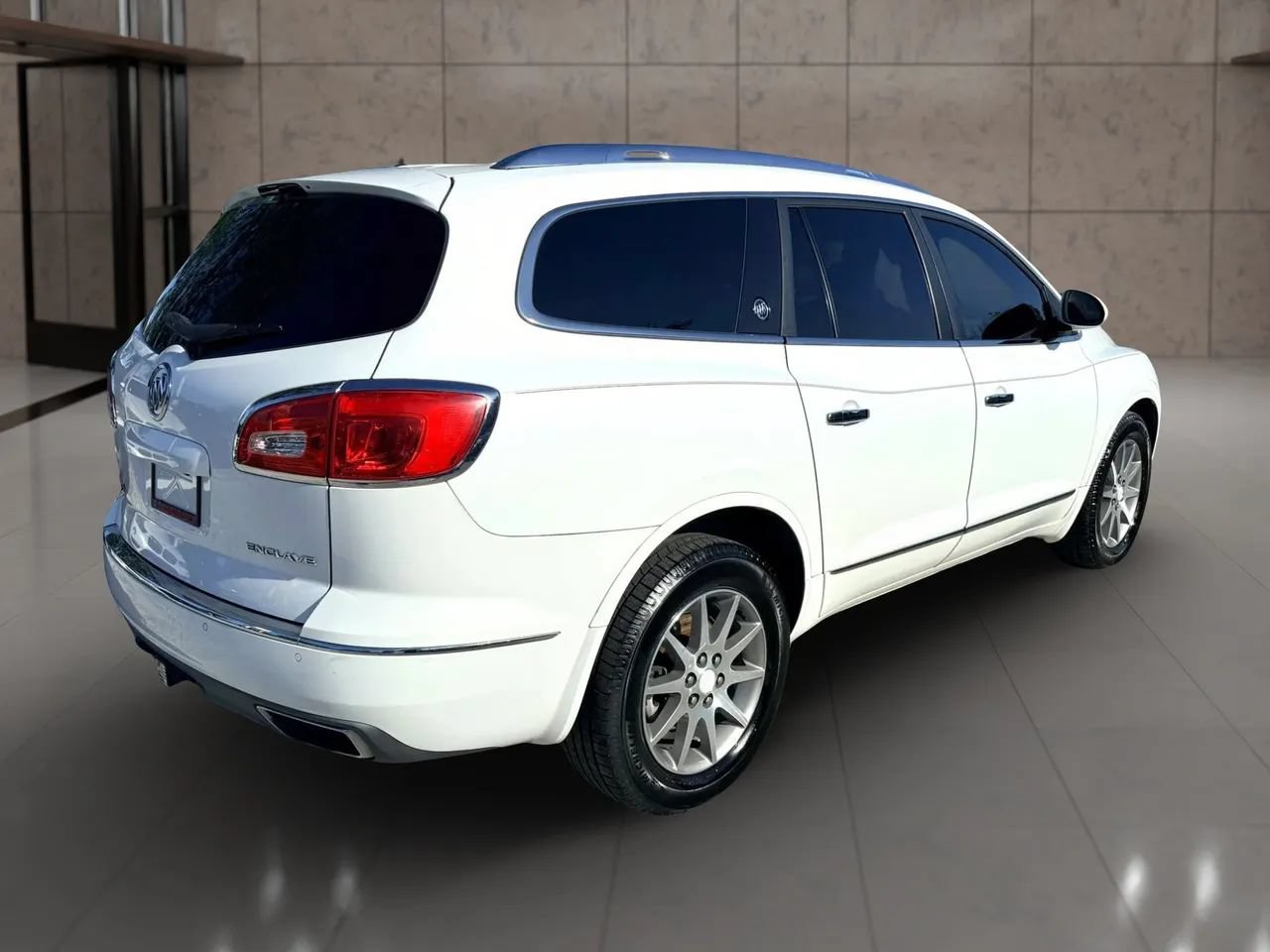 Used 2016 Buick Enclave Leather FWD image 3