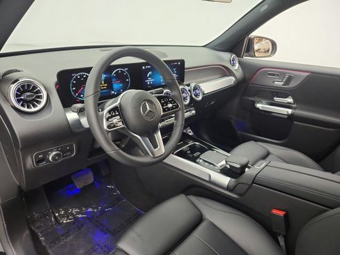 Used 2023 Mercedes-Benz EQB 300 4MATIC image 12