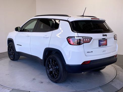 Used 2025 Jeep Compass Latitude w/ Altitude Special Edition AWD/4WD image 3