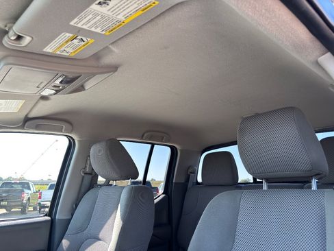 Used 2017 Nissan Frontier SV w/ SV Value Truck Package AWD/4WD image 20