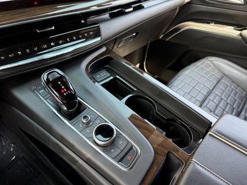 Used 2024 Cadillac Escalade ESV Sport Platinum AWD/4WD image 43