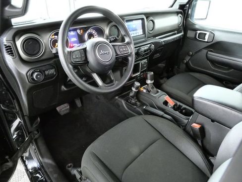 Used 2022 Jeep Wrangler Sport image 4