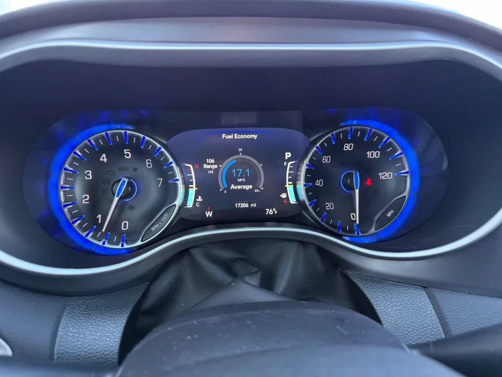 Used 2026 Chrysler Pacifica Select FWD image 19
