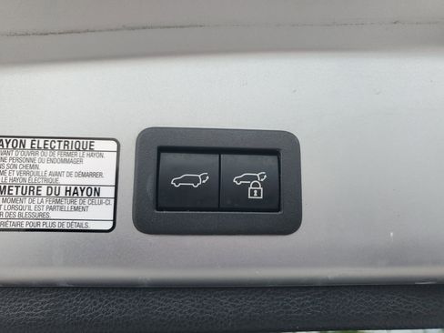 Used 2023 Toyota Corolla Cross AWD Hybrid w/ Convenience Package image 17