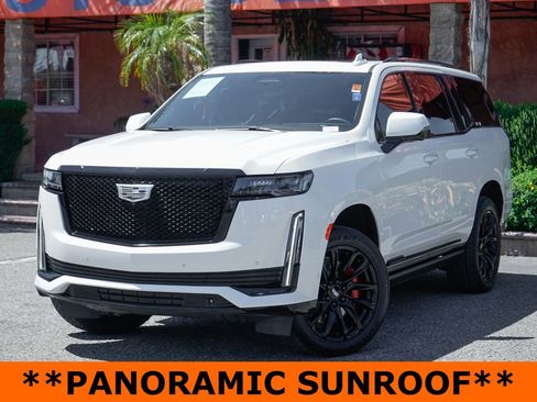 Used 2022 Cadillac Escalade Sport Platinum w/ LPO, ONYX Package AWD/4WD image 4