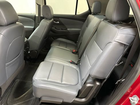 Used 2019 Chevrolet Traverse LT w/ LT Premium Package AWD/4WD image 7