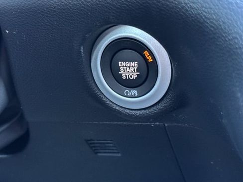 New 2025 Chrysler Voyager LX image 23