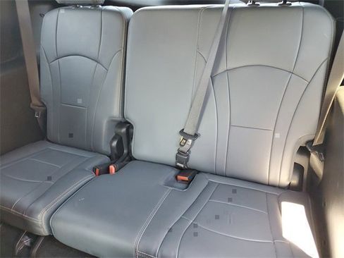 Used 2024 Buick Enclave Premium image 28