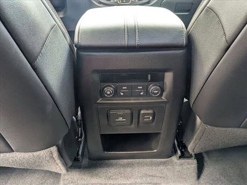 Used 2022 Chevrolet Traverse High Country w/ LPO, Cargo Package image 17