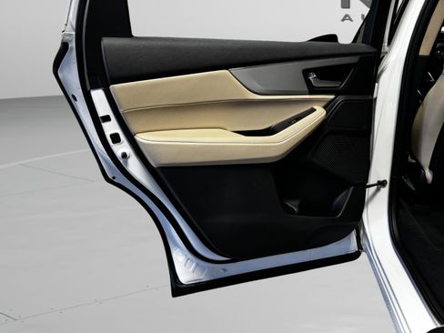 Certified 2025 Acura MDX SH-AWD image 37