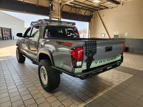 Used 2021 Toyota Tacoma TRD Off-Road AWD/4WD image 4