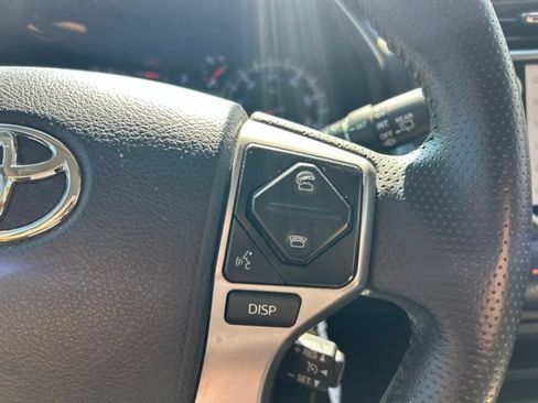 Used 2017 Toyota 4Runner SR5 AWD/4WD image 19