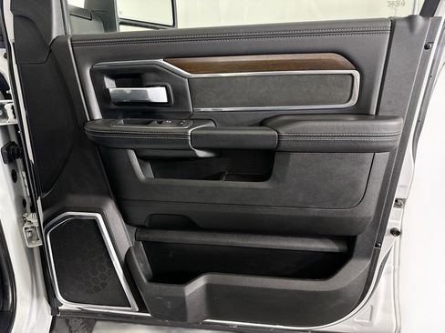 Used 2024 RAM 2500 Laramie image 33