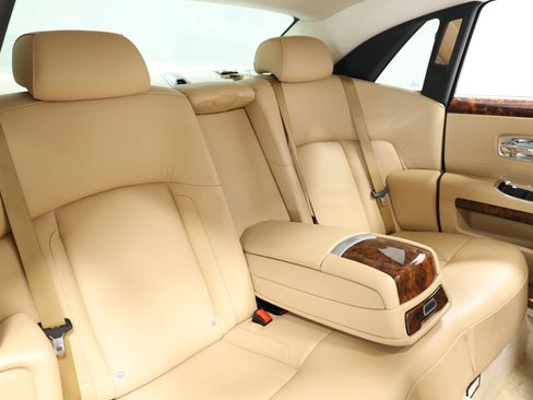 Used 2010 Rolls-Royce Ghost RWD image 77