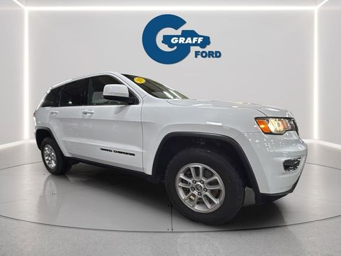 Used 2019 Jeep Grand Cherokee Laredo image 16