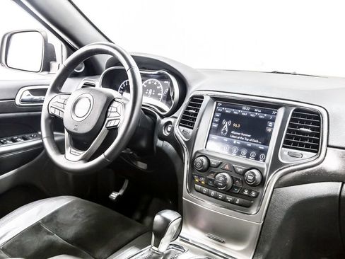Used 2018 Jeep Grand Cherokee Altitude RWD image 22