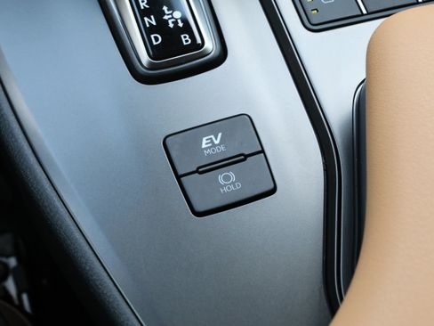 Used 2025 Lexus UX 300h FWD image 30