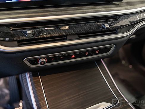 Used 2025 BMW X7 xDrive40i w/ Premium Package image 32