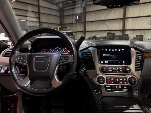 Used 2016 GMC Yukon Denali w/ Open Road Package image 31